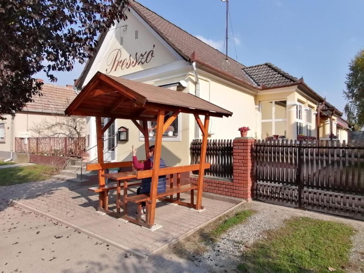 98 Petofi Utca Villa Balatonmagyarod Екстериор снимка