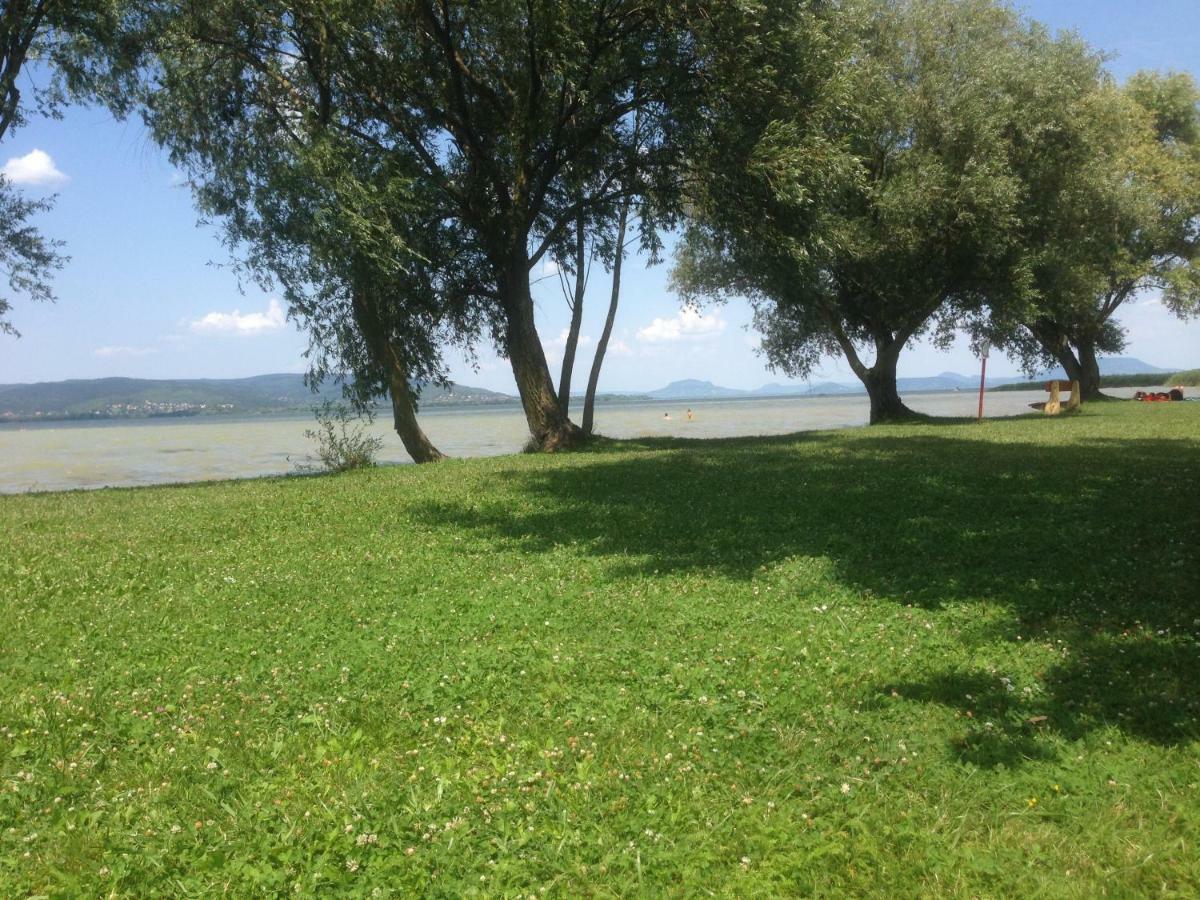 98 Petofi Utca Villa Balatonmagyarod Екстериор снимка